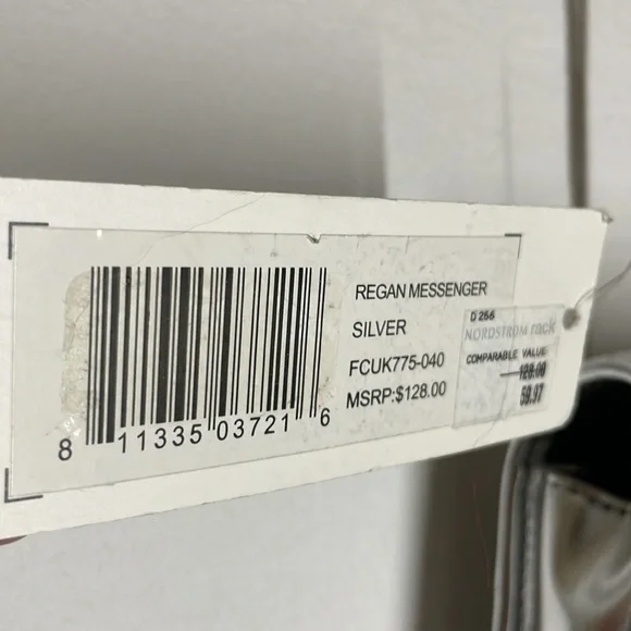 NWT French Connection Silver Regan Messenger with Chain Strap - Picture 7 of 7